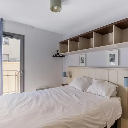 For 4 People With Balcony With Seaview בריי-דון