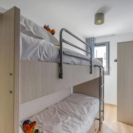For 4 People With Balcony With Seaview בריי-דון